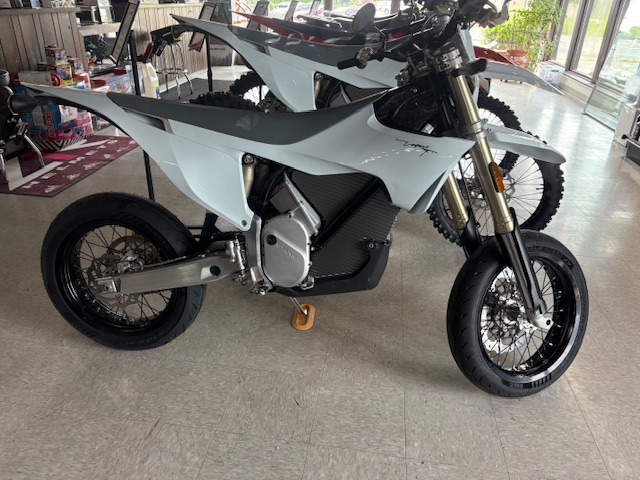 2026 STARK FUTURE VARG SM – 80HP